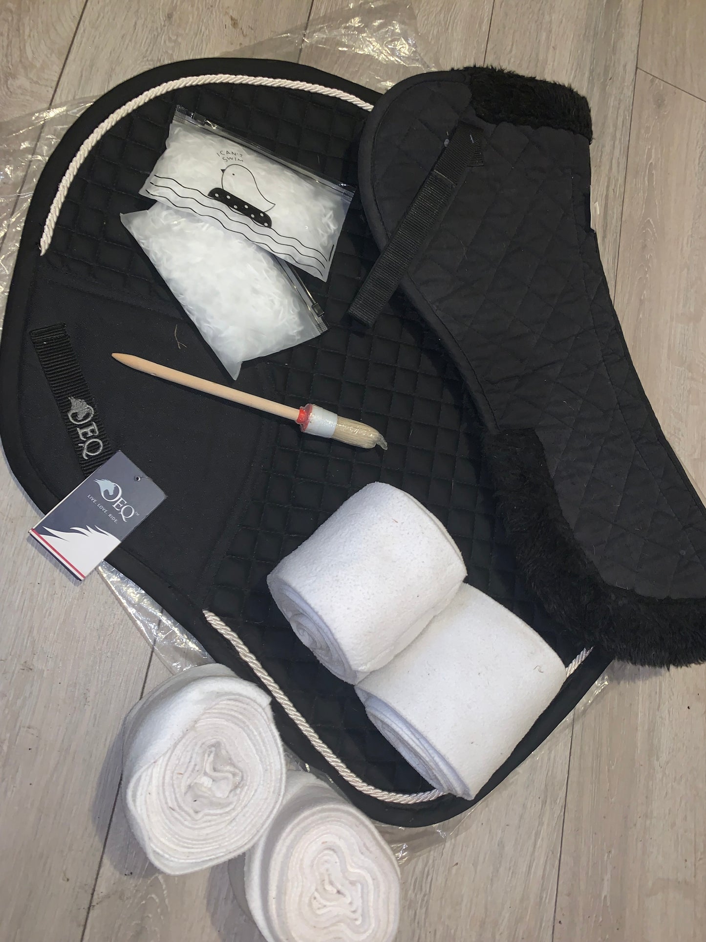 ✨ Black & White Equestrian Bundle – Size Full ✨