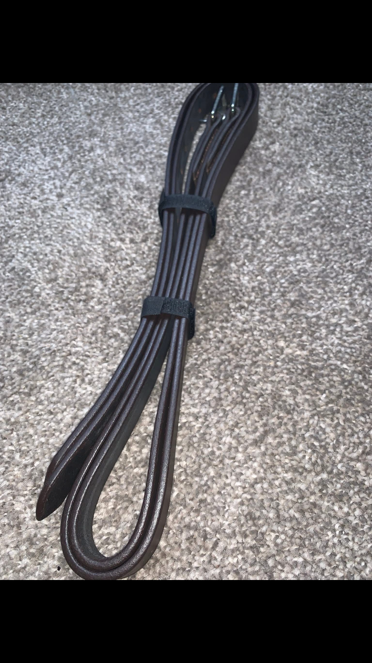 ๐ Brand New Brown Adult Stirrup Leathers โ x3 Available ๐