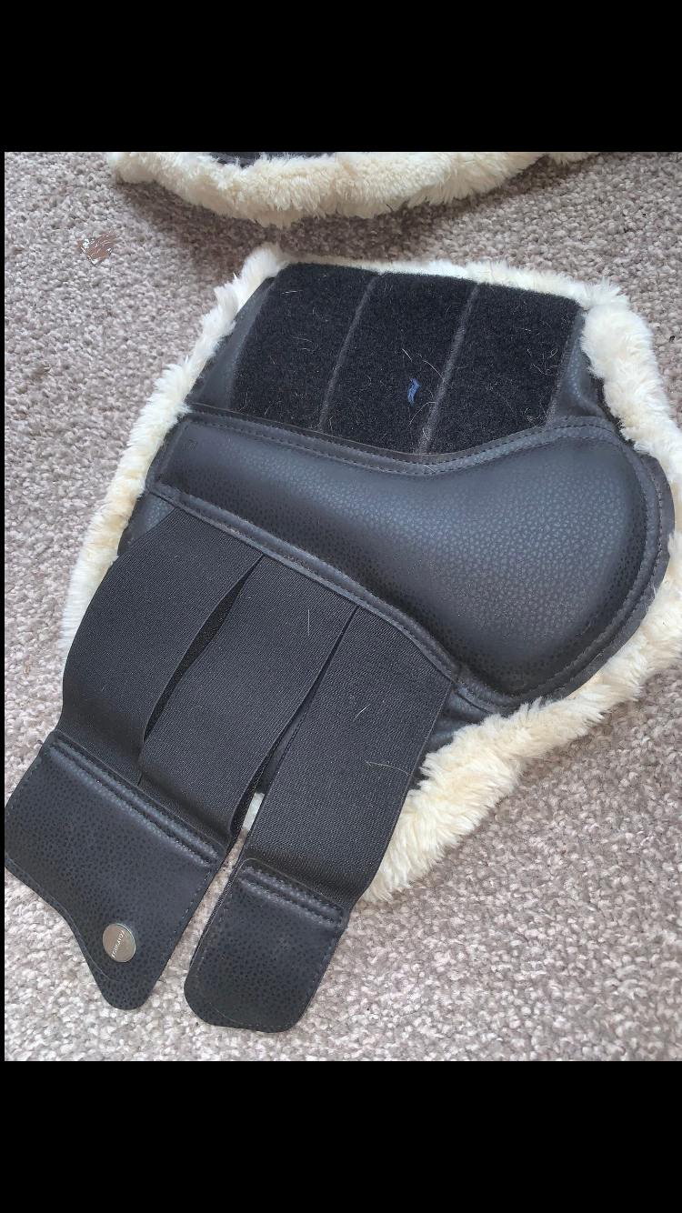 ✨ Like New Size Full Black Sheepskin Brushing Boots ✨