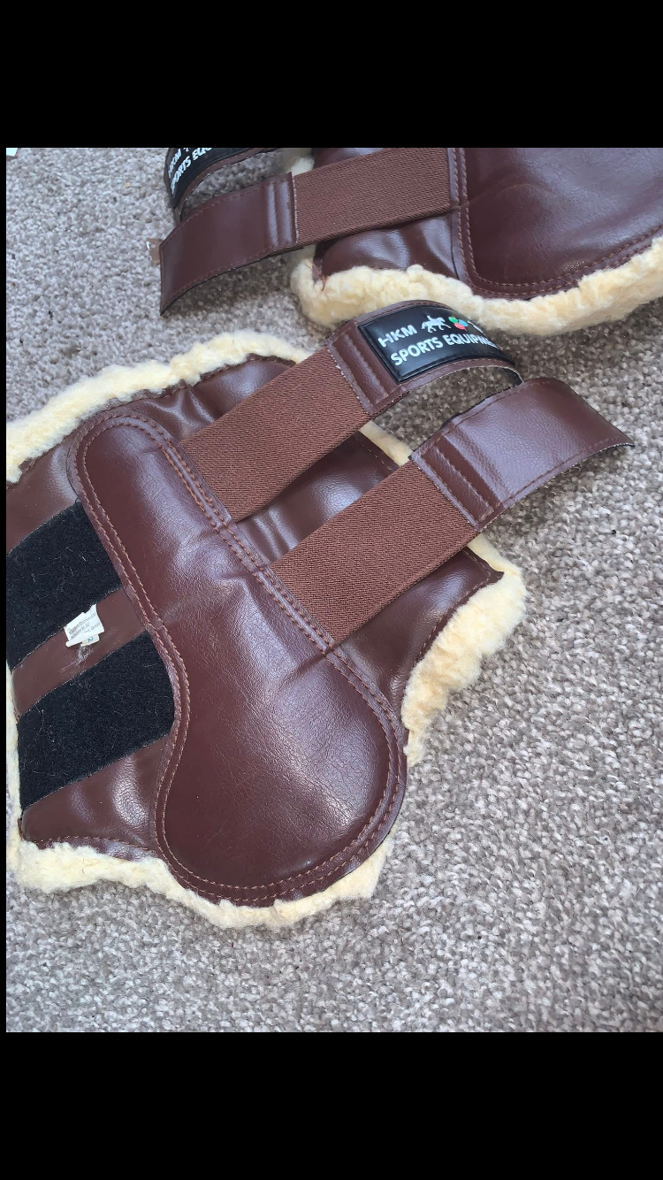 ✨ Like New Size Cob Brown Sheepskin Brushing Boots ✨
