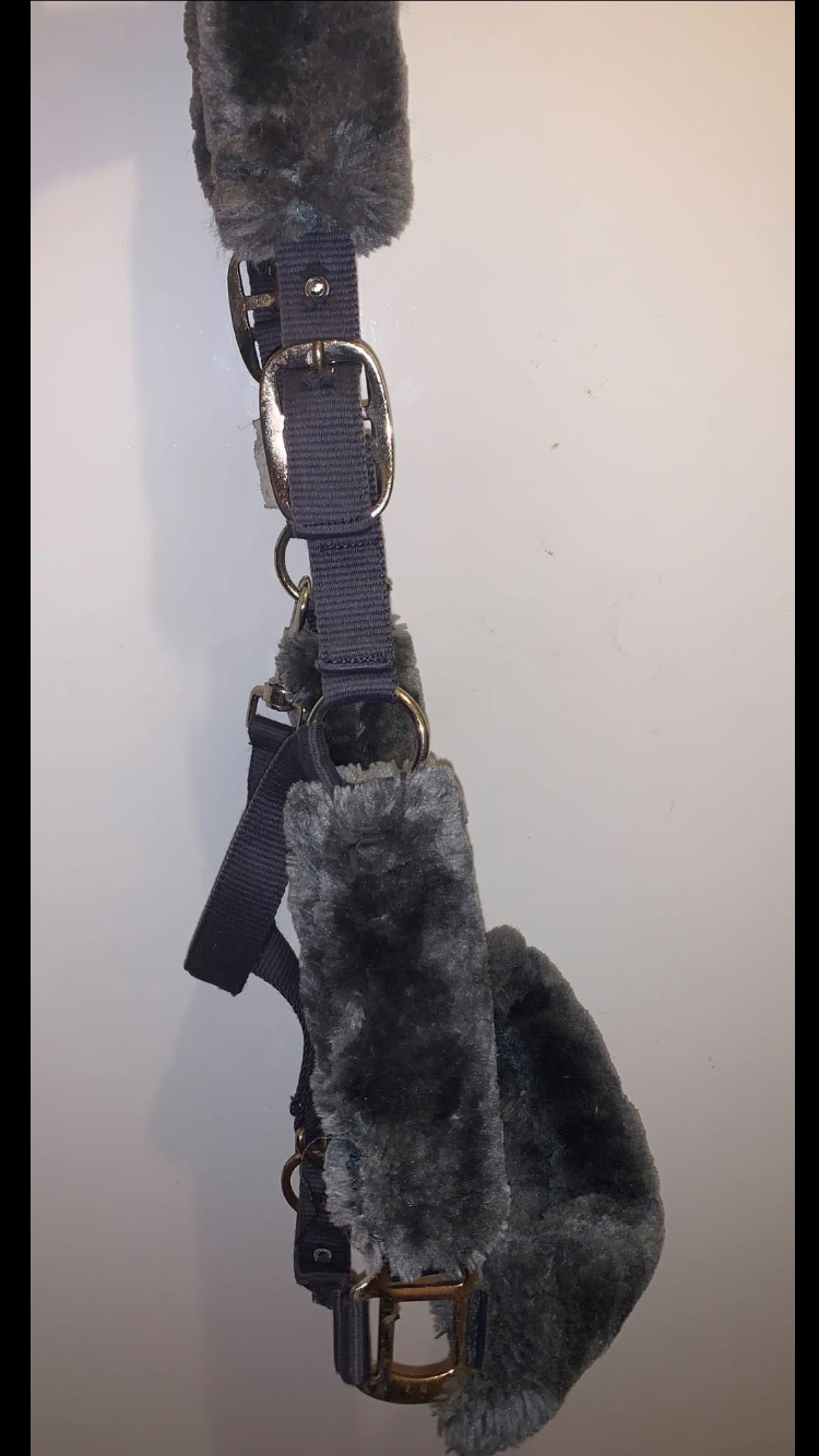 🐴 Preloved Size Full Grey Fluffy Headcollar 🐴