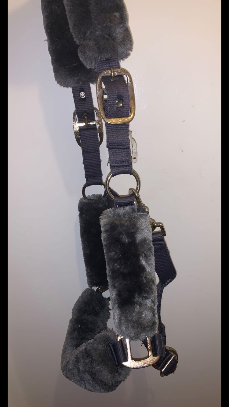 🐴 Preloved Size Full Grey Fluffy Headcollar 🐴