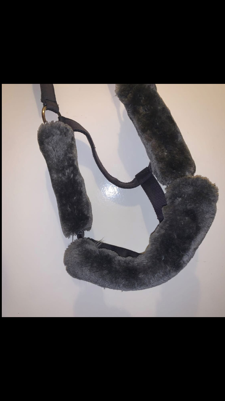 🐴 Preloved Size Full Grey Fluffy Headcollar 🐴