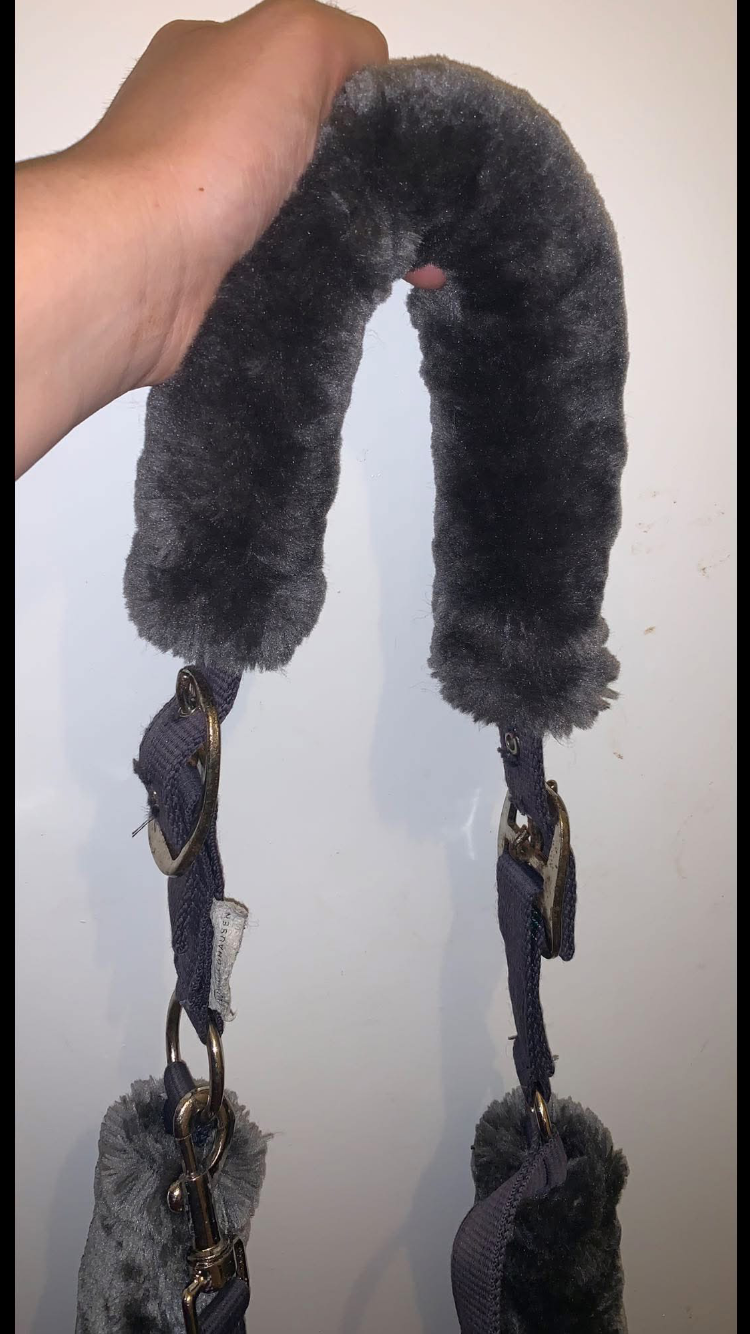 🐴 Preloved Size Full Grey Fluffy Headcollar 🐴