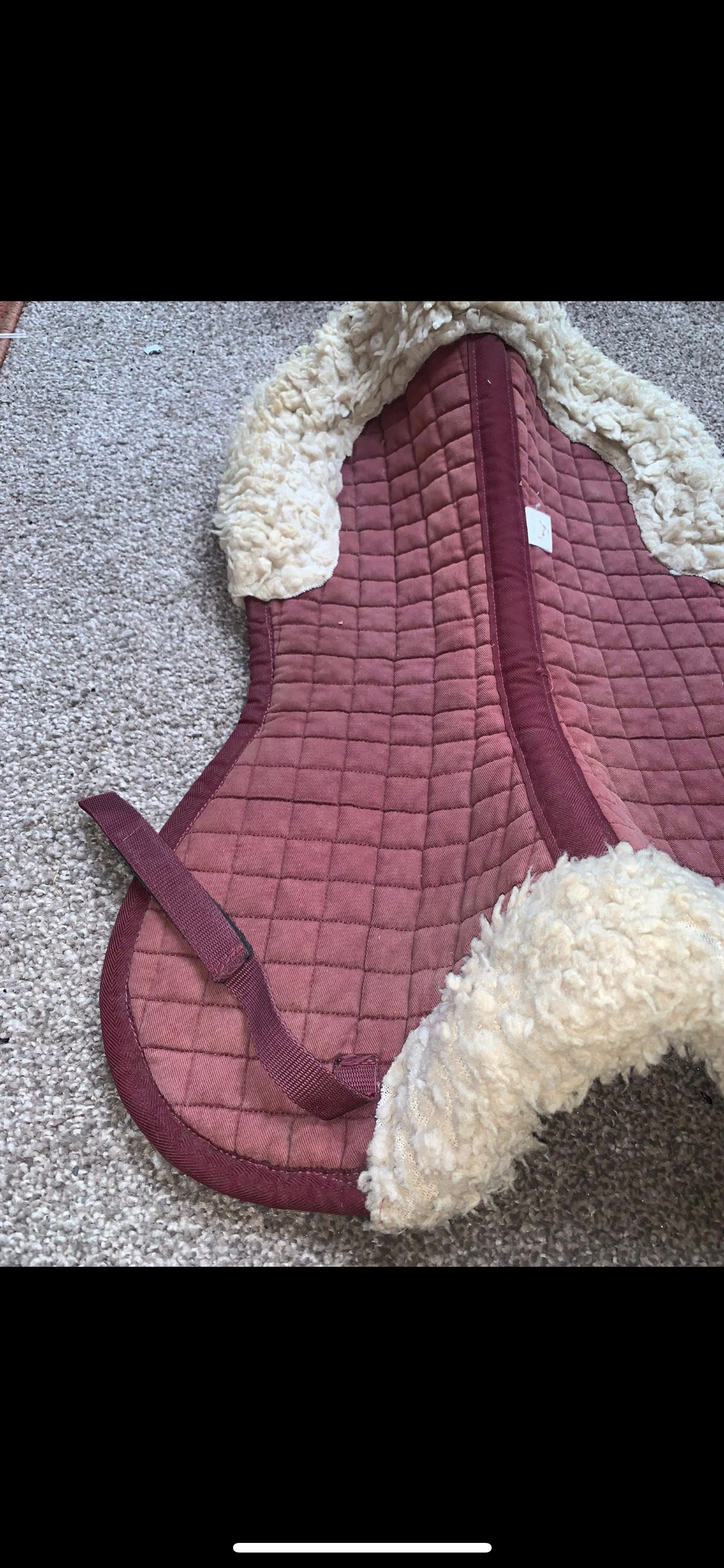 ✨ Preloved Sheepskin Half Pad – Full Size ✨