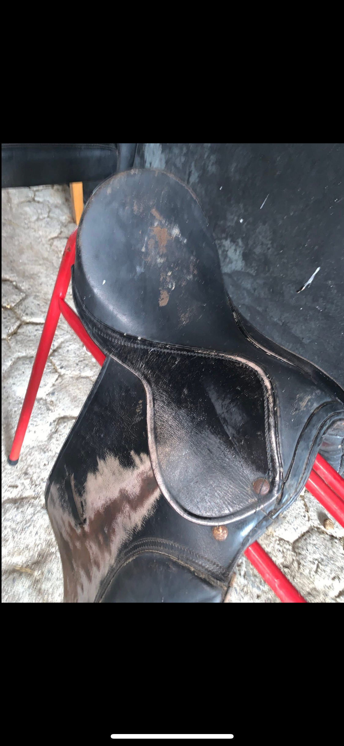 🖤🐴 Preloved Black Leather Saddle – 15” 🐴🖤