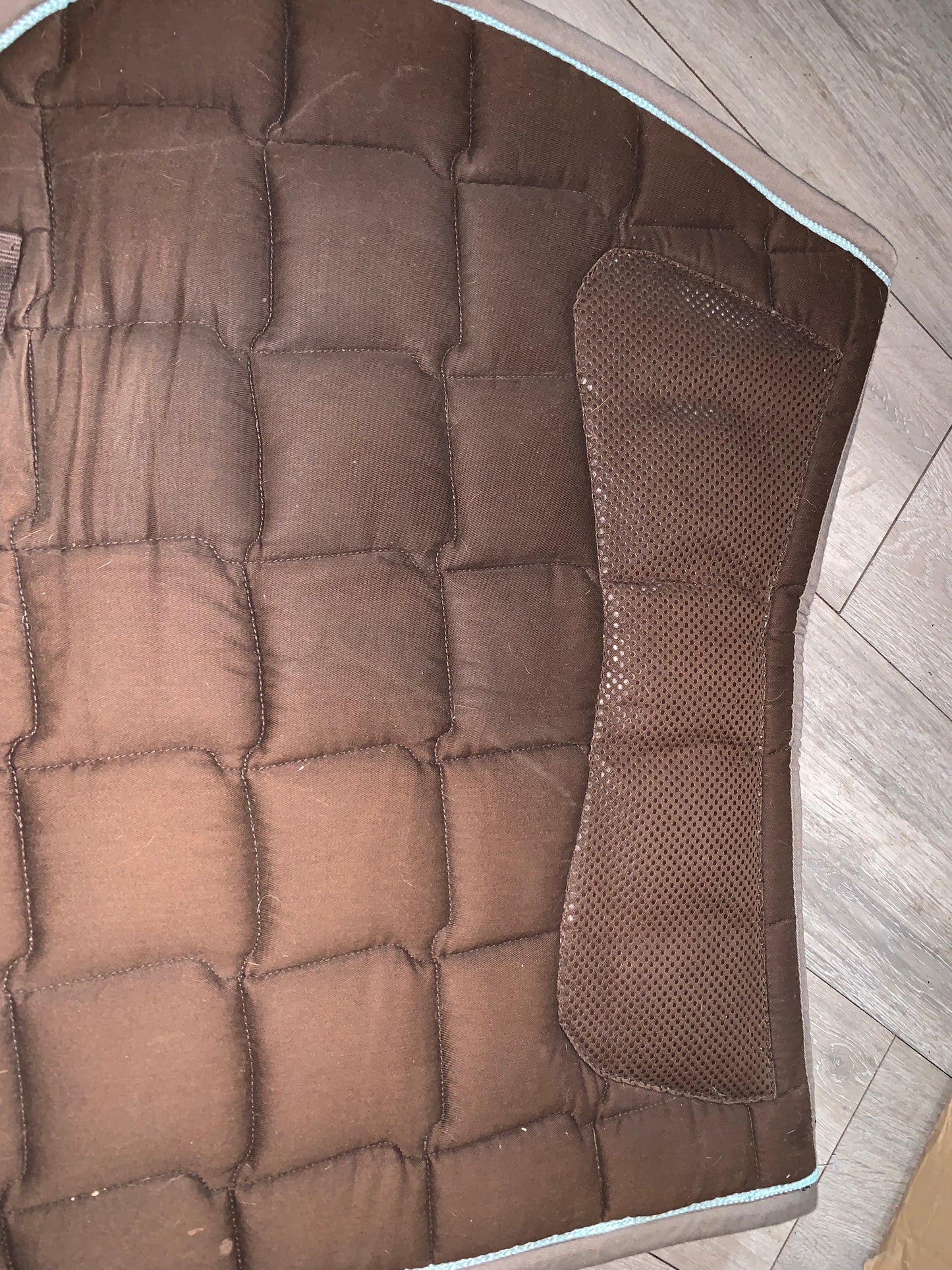 ✨ Preloved Brown Saddle Pad – Size Full ✨