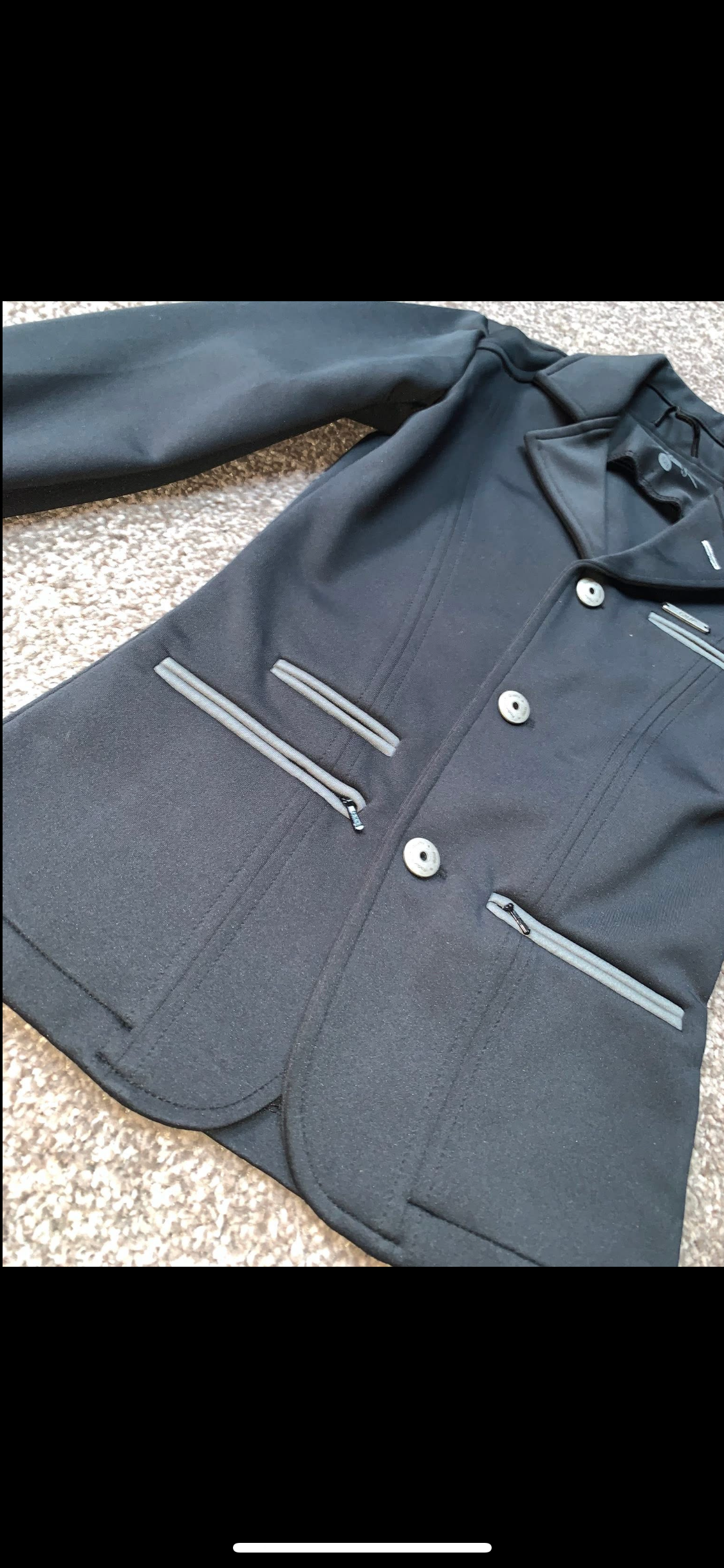 🖤✨ Like New Kids QHP Black Show Jacket – Approx. Size 7/8yrs ✨🖤