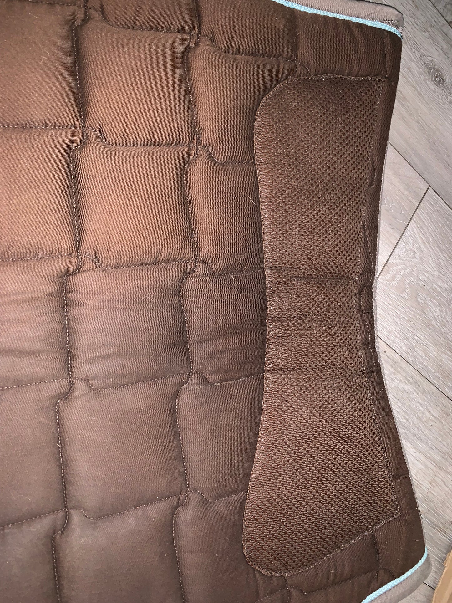✨ Preloved Brown Saddle Pad – Size Full ✨