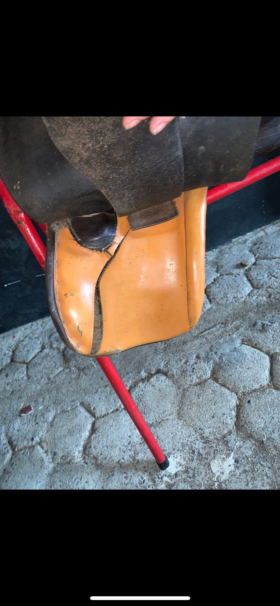 🤎🐎 Preloved Brown Leather Racing Saddle – 16” 🐎🤎