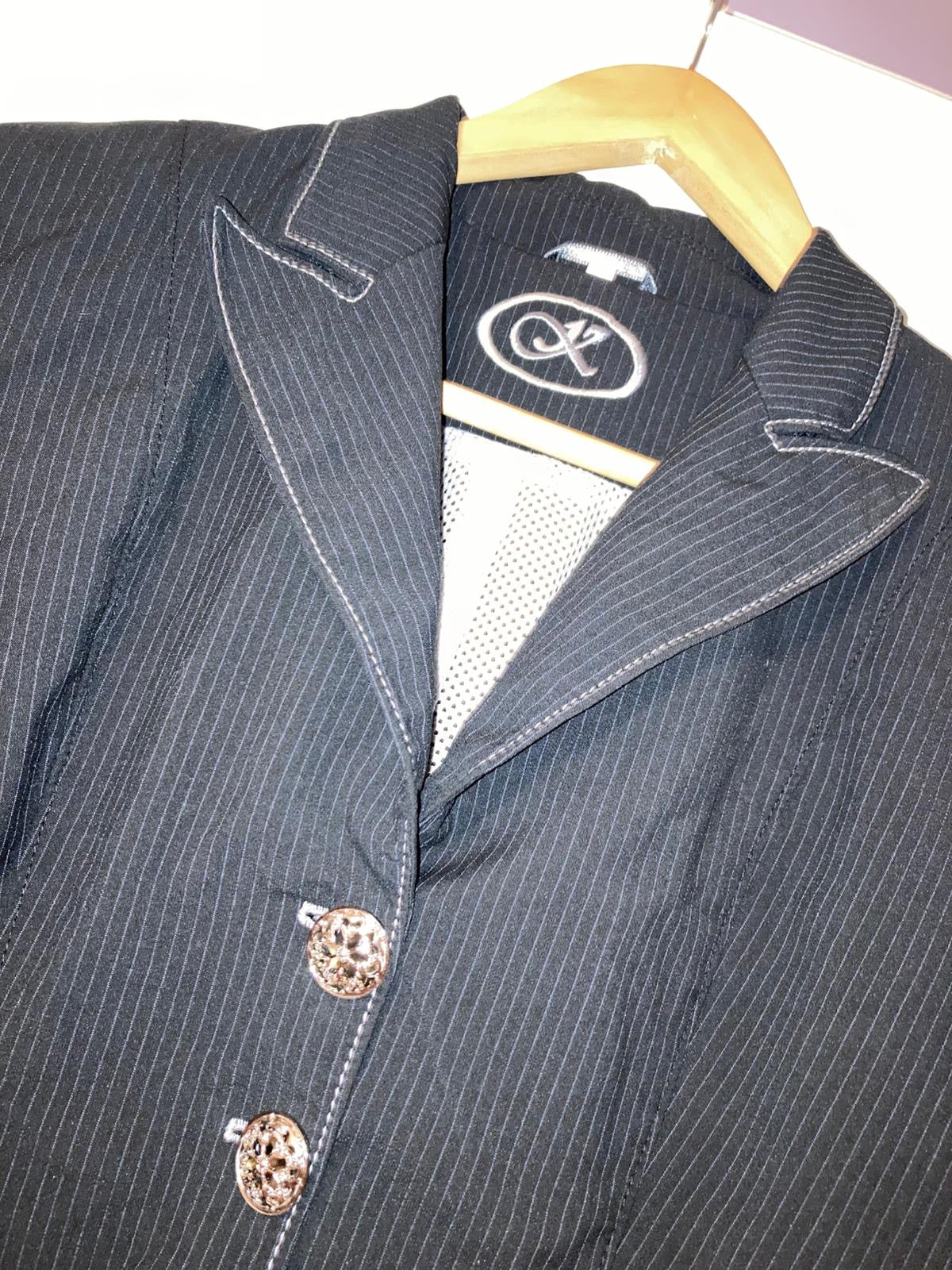 ✨ Beautiful Ladies Black Show Jacket ✨
