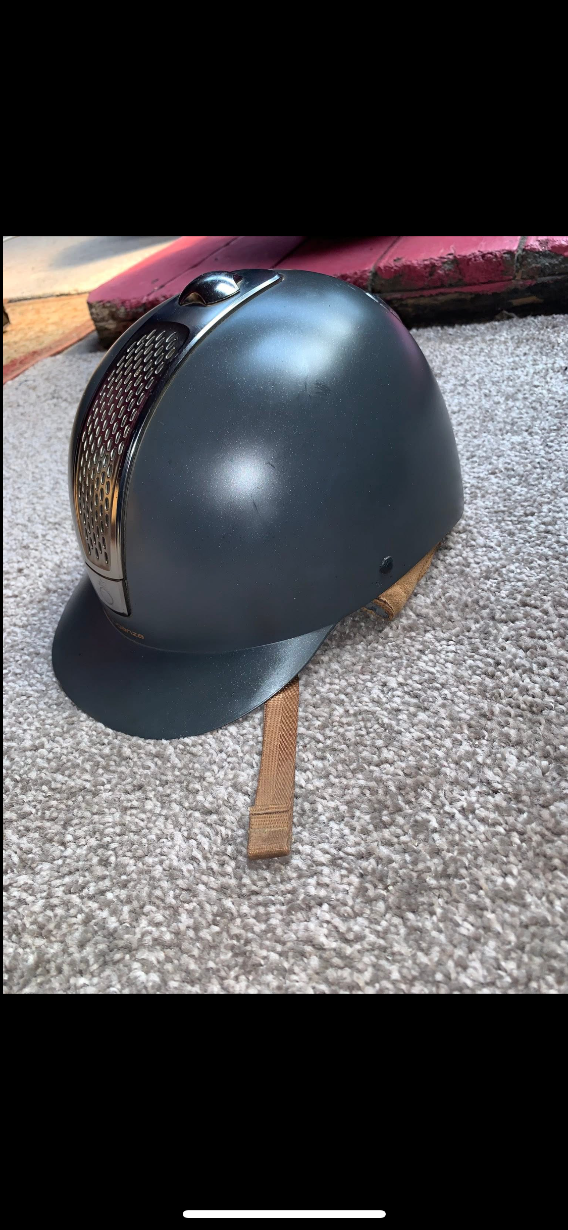 🪖 Beautiful Like New Riding Helmet – Size 55cm 🪖