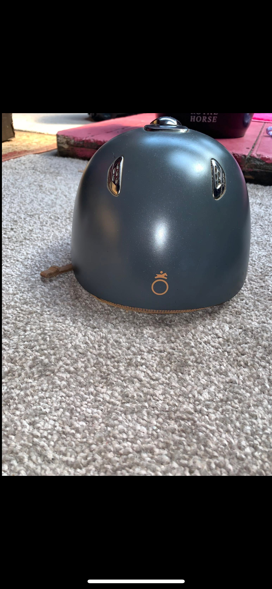 🪖 Beautiful Like New Riding Helmet – Size 55cm 🪖