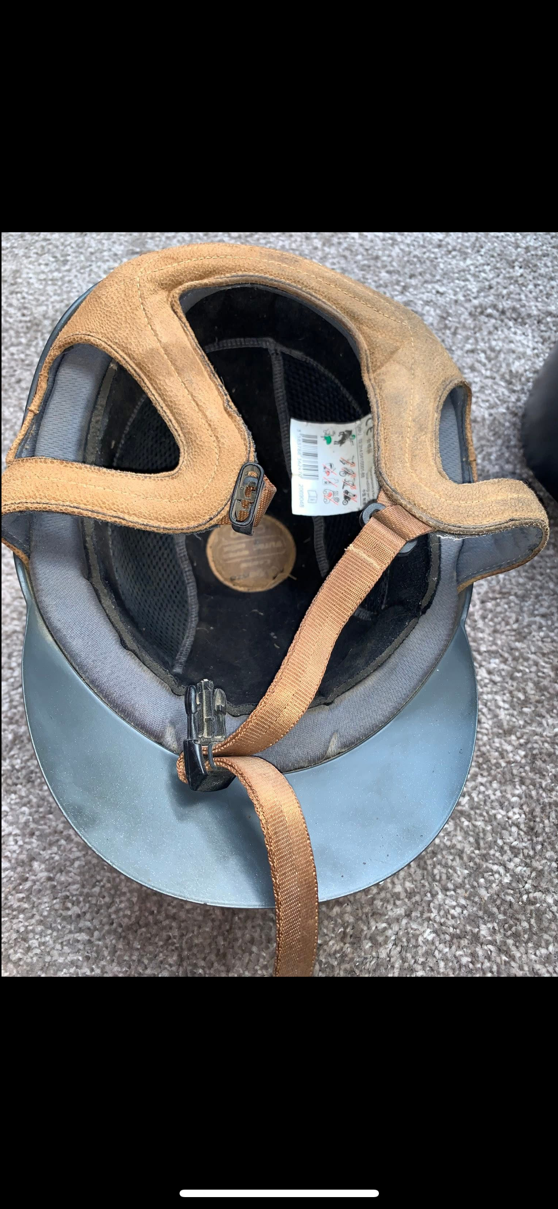 🪖 Beautiful Like New Riding Helmet – Size 55cm 🪖