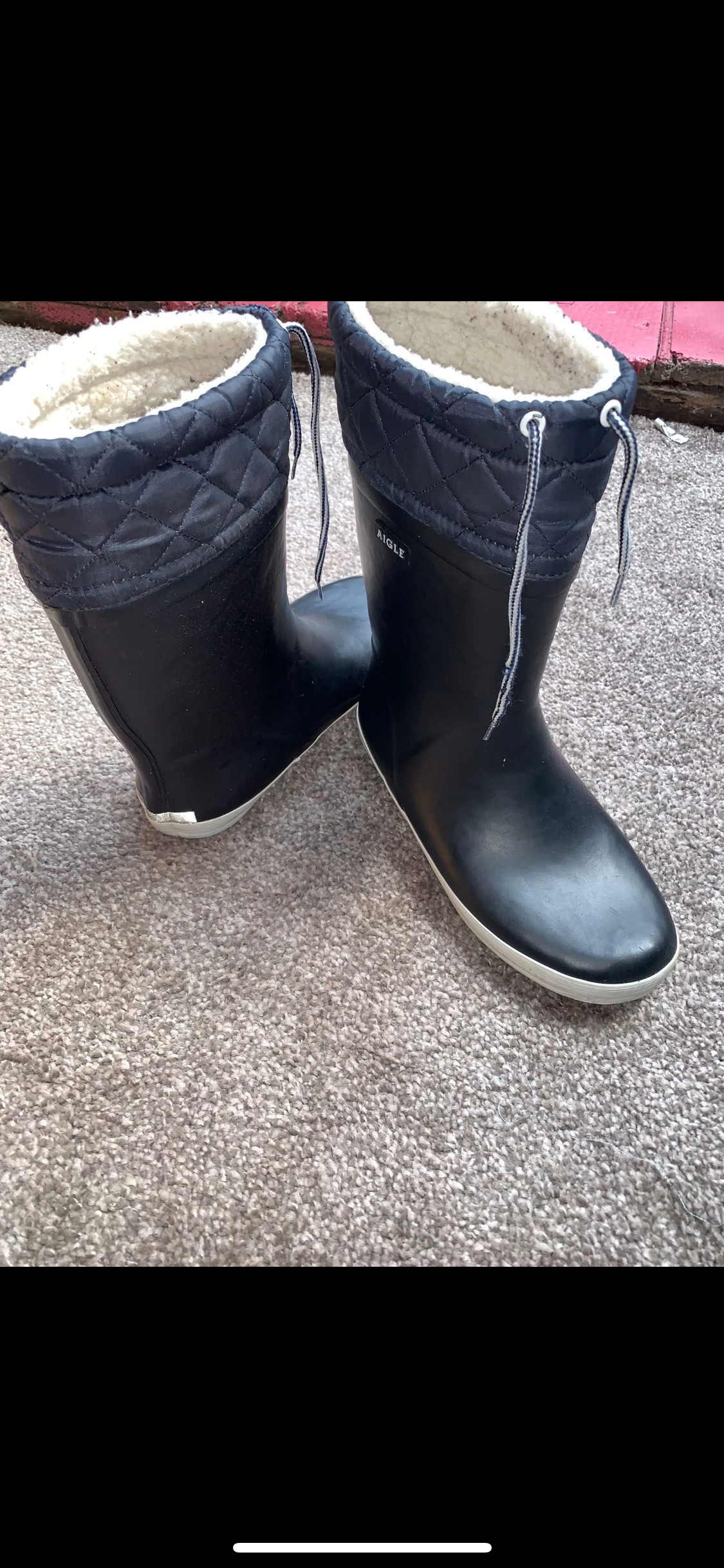 🧵 Like New Adults Wellies – Size UK 5 🧵